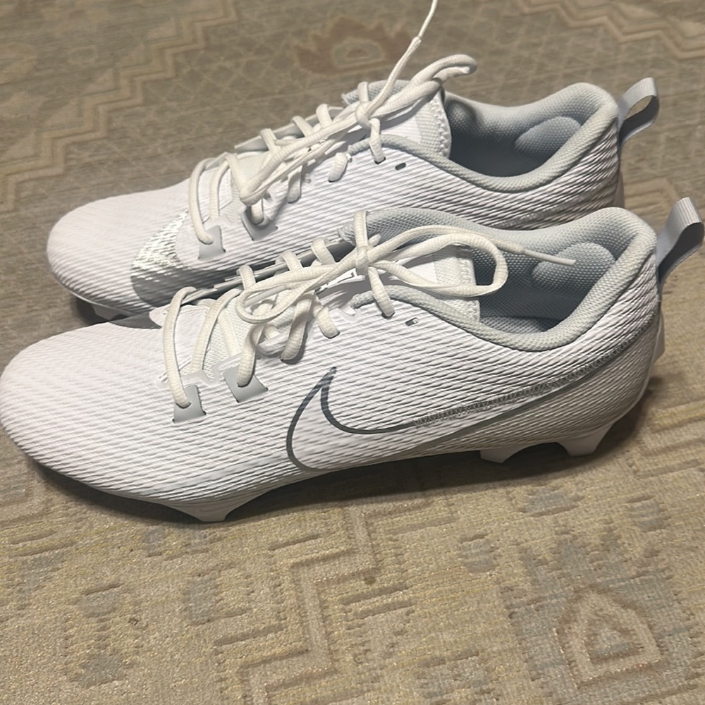 NWOT NIKE Wapor edge Speed DA5455-100 FOOTBALL CLEATMENS SIZE 14 COLOR WHITEGRAY